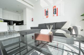 1BR Apartment with Canalside View in Downtown - Dubai - 9