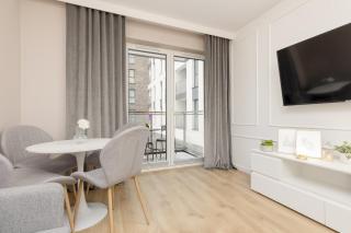 White & Gold Marble Apartment Łódź Fabryczna by Noclegi Renters - Łódź - 6