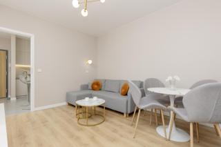 White & Gold Marble Apartment Łódź Fabryczna by Noclegi Renters - Łódź - 5