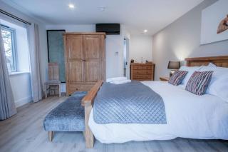 Suite 7 - Sleeping Giant Hotel - Pen Y Cae Inn - Brecon - 0