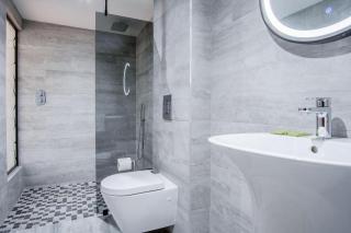 Suite 12 - Sleeping Giant Hotel - Pen Y Cae Inn - 1