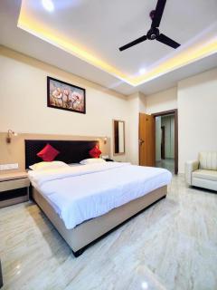GRACE INN A Premium Guest House, Near Airport & Ion Digital - Guwahati - 3