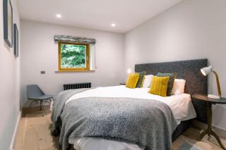 SandiComplex - 2 properties joined by a garden gate - 6