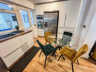 Enquiries East London Townhouse by Harlington - 5