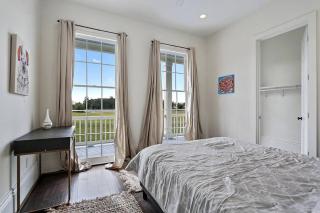 The Retreat On Burgandy. - 7