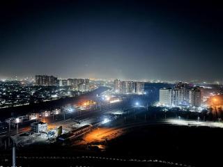 Luxury Apartment Near Pari Chowk - Greater Noida - 5