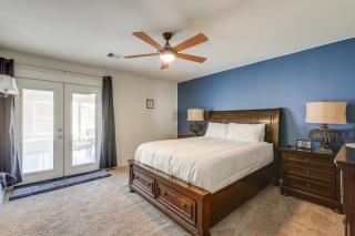 12 Mi to Beach! Texas Gulf Coast Home w/ Patio - 1