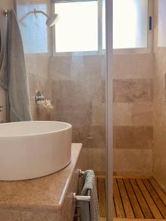 Cozy Poolside Condo - 7