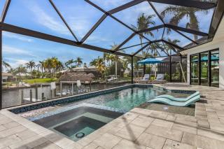 Minutes to the River! Dock, Tiki Hut, Heated Pool & Spa and AWE! - Casa Luxe Palmera - Roelens - 0