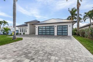 Minutes to the River! Dock, Tiki Hut, Heated Pool & Spa and AWE! - Casa Luxe Palmera - Roelens - Cape Coral - 7
