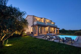 Rustic Villa Rubus with a pool in Istria - 8