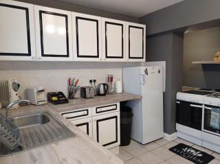 Shepherds Spacious House 4-Beds - Romford - 4