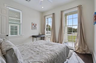 Retreat on Burgundy - 5