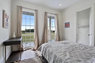 Retreat on Burgundy - 1