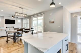 Oak Island Coastal Home with Covered Deck! - Oak Island - 2