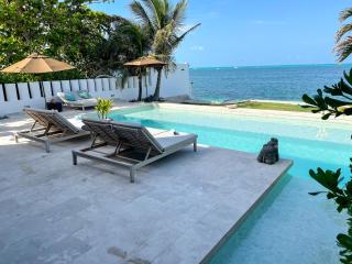 Luxury Beachfront Hotel Zone Villa with Private Pool by Solmar Rentals - Cancún - 3
