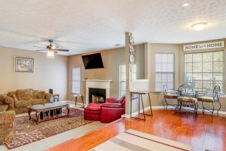 Pet-Friendly Georgia Escape with Deck, Grill and Yard! - Conyers - 4