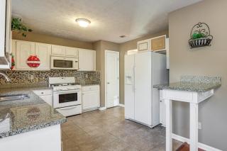 Pet-Friendly Georgia Escape with Deck, Grill and Yard! - 3