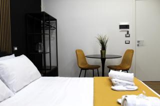 BlackWoody Contemporary Rooms - Napoli Centro Storico - Nápoles - 5