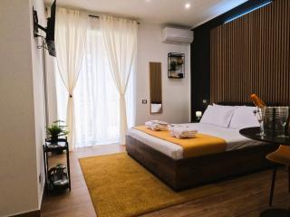 BlackWoody Contemporary Rooms - Napoli Centro Storico - Nápoles - 0