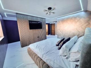 Luxury City Stay: 2-BR Penthouse - Wolverhampton - 3