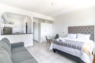 Wavecrest 1403 Holiday Apartment - Durban - 6