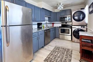 Zeus' Retreat: Your Ultimate Oceanfront Getaway - Surfside Beach - 4