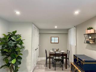 Hidden Getaway, BSMT with Back Yard - Halifax - 5