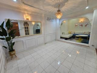 Ruhani Homestay 3 KB - 4 Bedroom Fully Airconditioned with WIFI & Netflix - Kota Bharu - 2