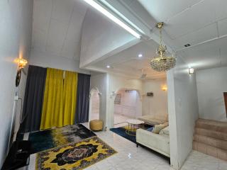 Ruhani Homestay 3 KB - 4 Bedroom Fully Airconditioned with WIFI & Netflix - 5