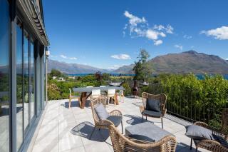 Lakeview Paradise: 3BR, Hot Tub, BBQ, Garden - Queenstown - 5