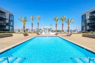 Luxury Marina View 1BR - Pool, Gym & Parking - Los Angeles - 3