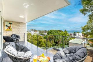 Sunset Towers 8, 25 Donald St - heart of town with water views - Nelson Bay - 0