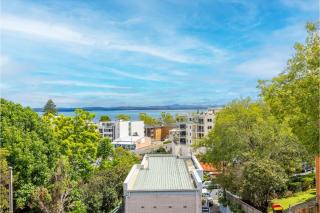 Sunset Towers 8, 25 Donald St - heart of town with water views - Nelson Bay - 5
