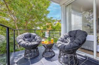 Sunset Towers 8, 25 Donald St - heart of town with water views - Nelson Bay - 3