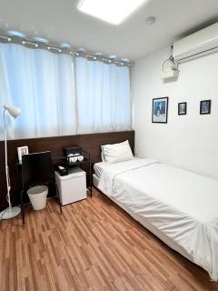 Ekonomy Haeundae Hostel - Busan - 4