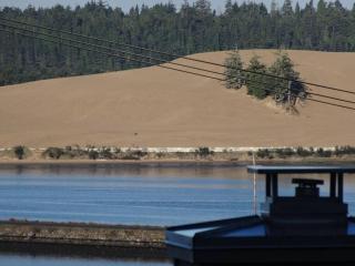 Dunes Coastal Getaway - 4