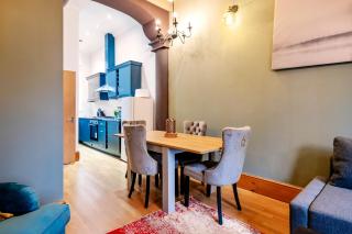 2 Bedroom in Center of London - 5