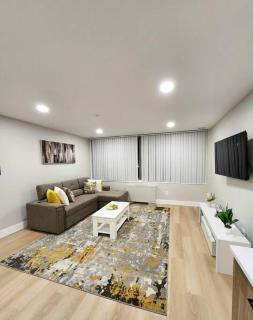 *The Stunning *King Suite* Heart of Towson - Towson - 0