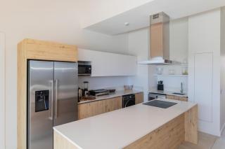 Modern, luxurious penthouse with incredible ocean views - 2