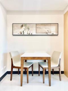 Thompson Suites - 2 beds, Uptown Parksuites Tower 1 25F - Manila - 2