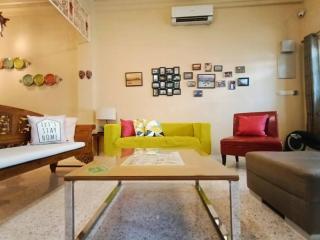 Cheerful 6BR Town House @ Geortown for 5-14pax by Cohans - George Town - 8