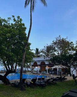 Beach Front Spacious Apartment with Oceanview -- Lantana Galu Beach Apartment - Diani Beach - 8