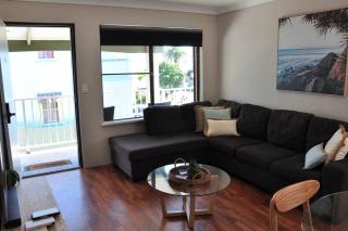 ‘Waters Edge’ - Central Location & Renovated - South West Rocks - 8