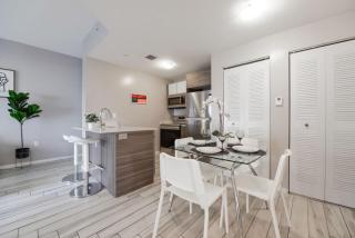 Wynwood Amazing Condo Sleeps 5 Close to Beach - Miami - 8