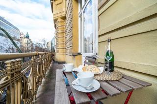Bright Apartment with Terrace and Free Garage - Prague - 0