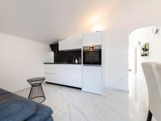 Apartments Zen Mastrinka - Trogir - 1