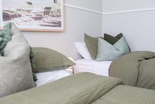 Cutest Cottage on Fourth walk to the Beach - 4