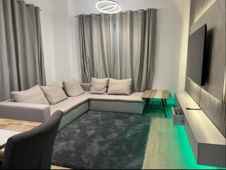Stunning 3-Bed Apartment in Dubai - Dubai - 2
