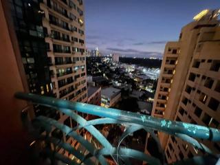 Citadel Inn a4 Central Nightlife Makati free Pool - Manila - 3